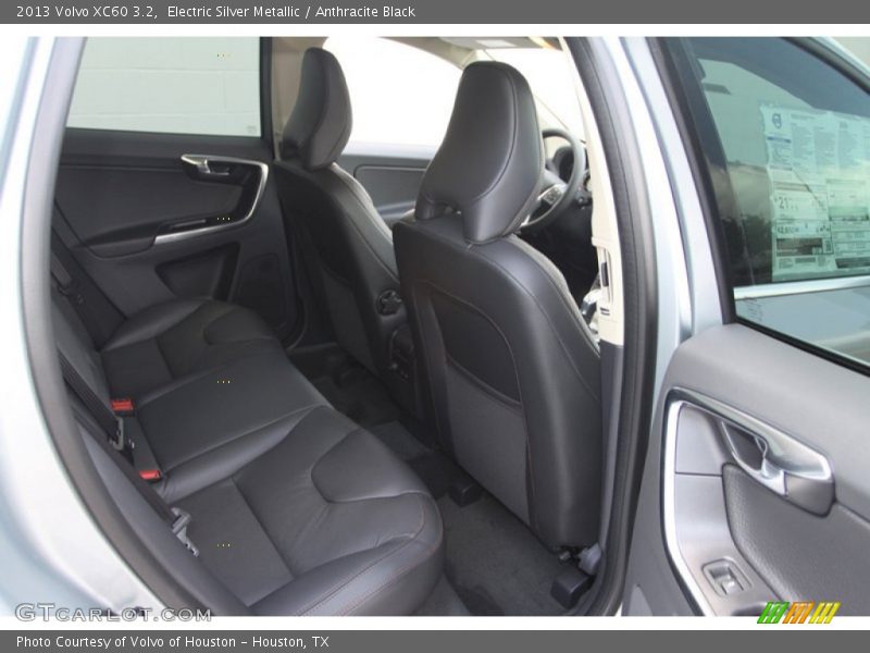 Electric Silver Metallic / Anthracite Black 2013 Volvo XC60 3.2