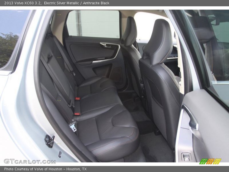 Electric Silver Metallic / Anthracite Black 2013 Volvo XC60 3.2