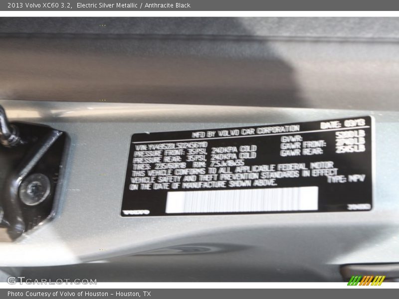 Electric Silver Metallic / Anthracite Black 2013 Volvo XC60 3.2