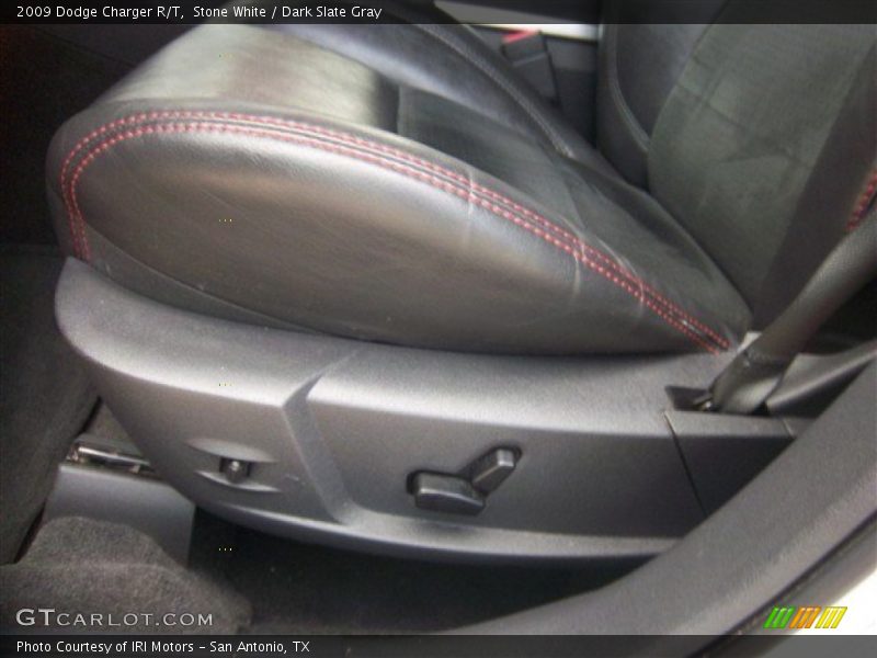 Stone White / Dark Slate Gray 2009 Dodge Charger R/T
