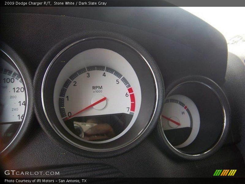 Stone White / Dark Slate Gray 2009 Dodge Charger R/T