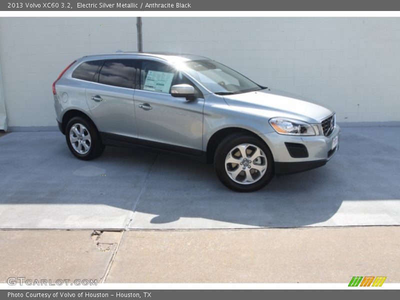 Electric Silver Metallic / Anthracite Black 2013 Volvo XC60 3.2