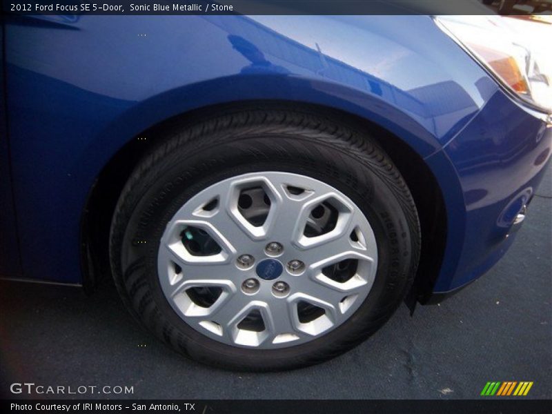 Sonic Blue Metallic / Stone 2012 Ford Focus SE 5-Door