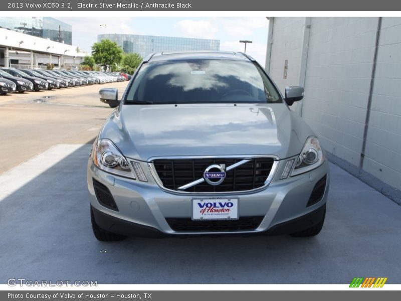 Electric Silver Metallic / Anthracite Black 2013 Volvo XC60 3.2