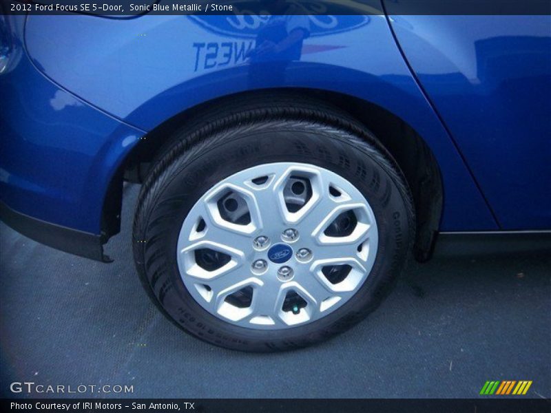 Sonic Blue Metallic / Stone 2012 Ford Focus SE 5-Door