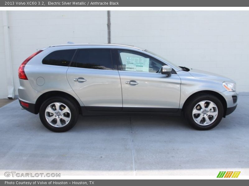 Electric Silver Metallic / Anthracite Black 2013 Volvo XC60 3.2