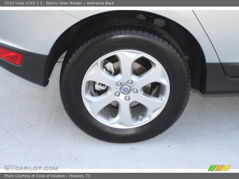 Electric Silver Metallic / Anthracite Black 2013 Volvo XC60 3.2