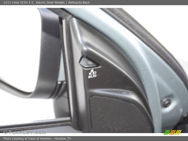 Electric Silver Metallic / Anthracite Black 2013 Volvo XC60 3.2