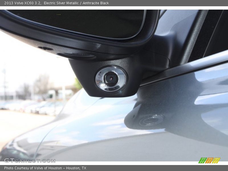 Electric Silver Metallic / Anthracite Black 2013 Volvo XC60 3.2