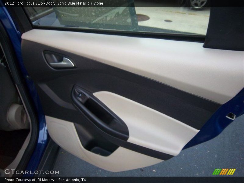 Sonic Blue Metallic / Stone 2012 Ford Focus SE 5-Door