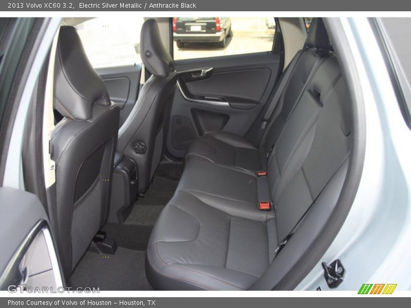 Electric Silver Metallic / Anthracite Black 2013 Volvo XC60 3.2