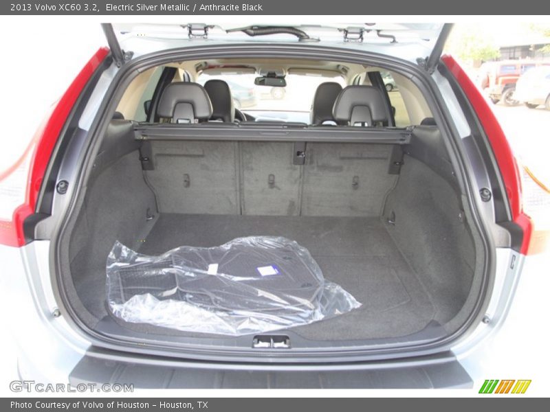 Electric Silver Metallic / Anthracite Black 2013 Volvo XC60 3.2