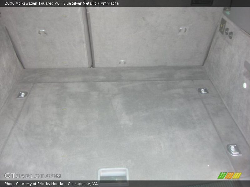 Blue Silver Metallic / Anthracite 2006 Volkswagen Touareg V6