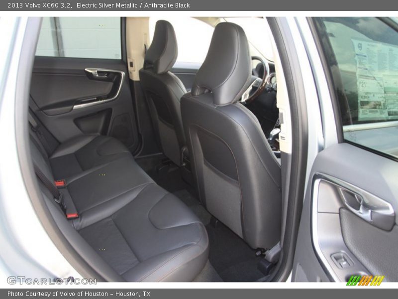 Electric Silver Metallic / Anthracite Black 2013 Volvo XC60 3.2