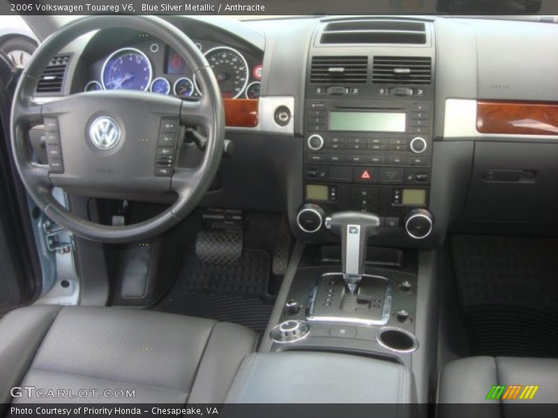 Blue Silver Metallic / Anthracite 2006 Volkswagen Touareg V6