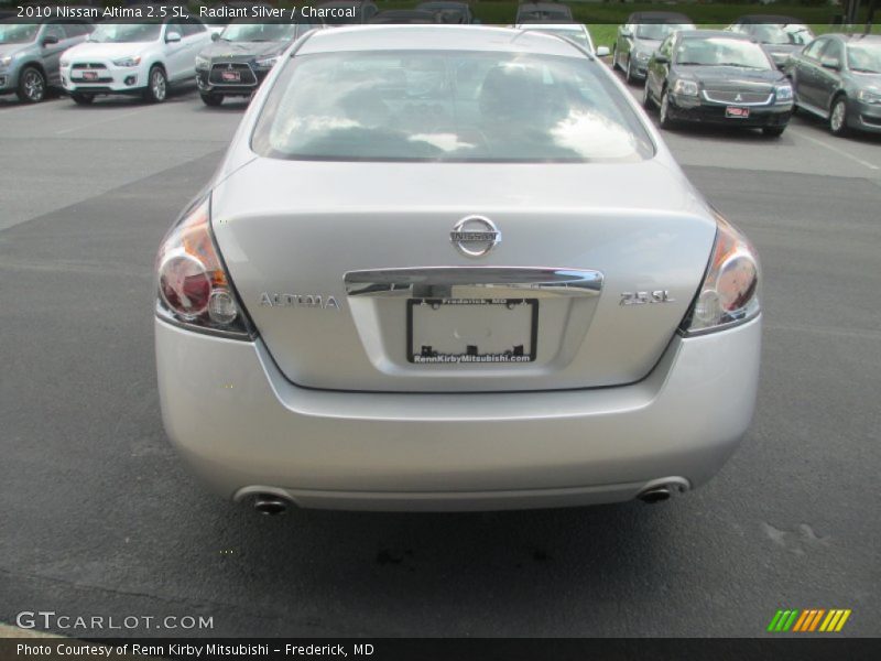 Radiant Silver / Charcoal 2010 Nissan Altima 2.5 SL