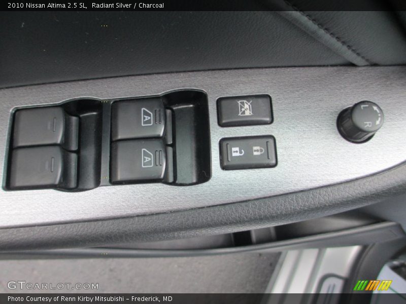 Radiant Silver / Charcoal 2010 Nissan Altima 2.5 SL