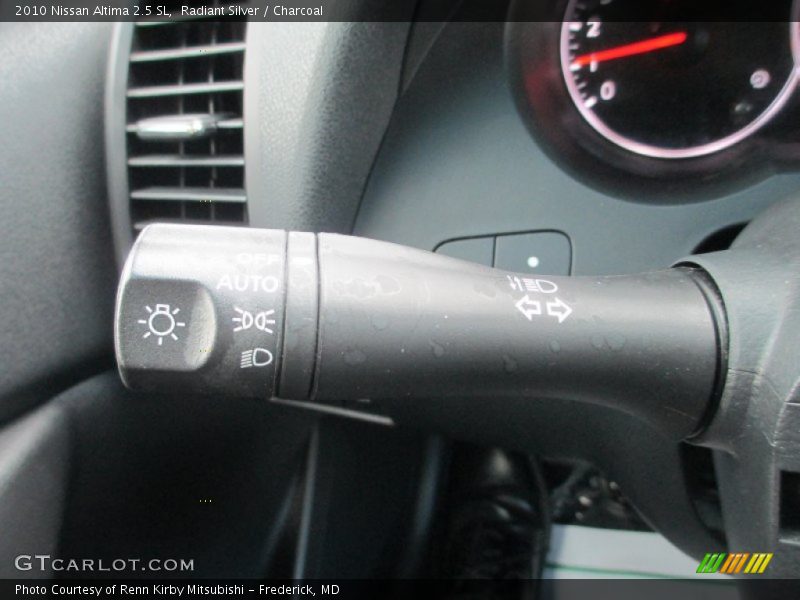Radiant Silver / Charcoal 2010 Nissan Altima 2.5 SL