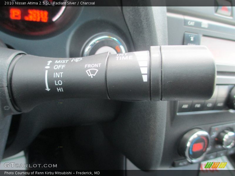 Radiant Silver / Charcoal 2010 Nissan Altima 2.5 SL