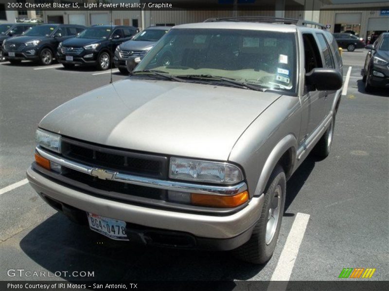 Light Pewter Metallic / Graphite 2002 Chevrolet Blazer LS
