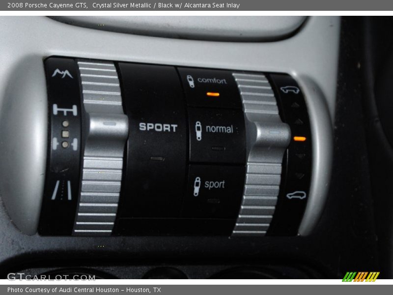 Controls of 2008 Cayenne GTS