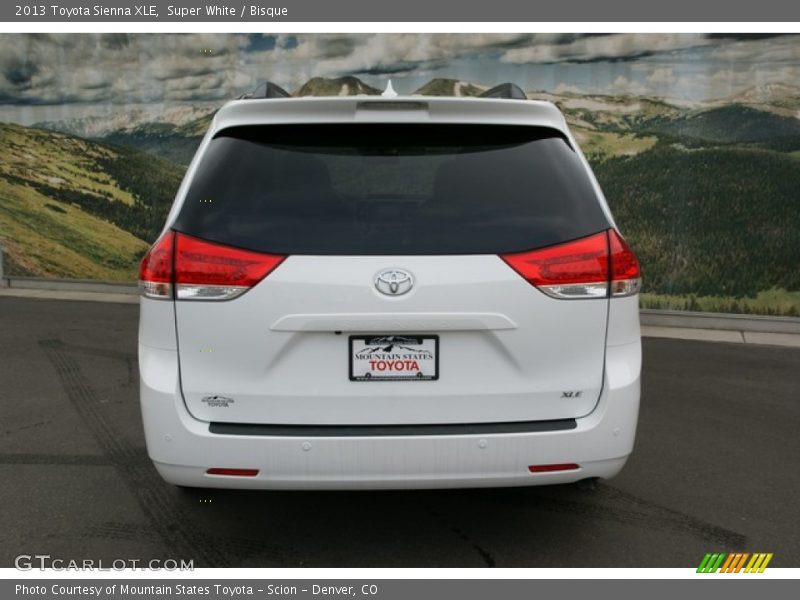 Super White / Bisque 2013 Toyota Sienna XLE