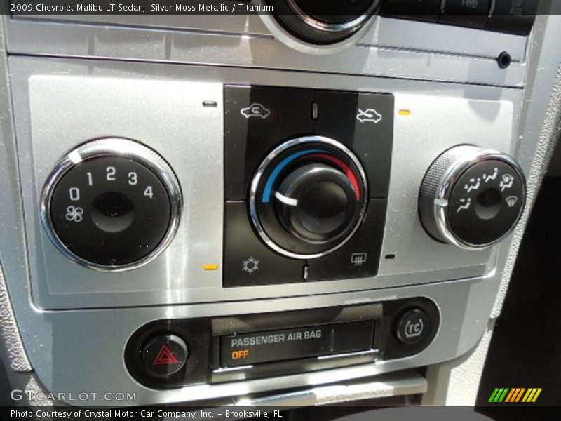 Controls of 2009 Malibu LT Sedan