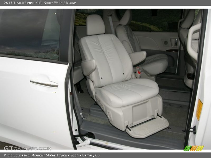 Super White / Bisque 2013 Toyota Sienna XLE