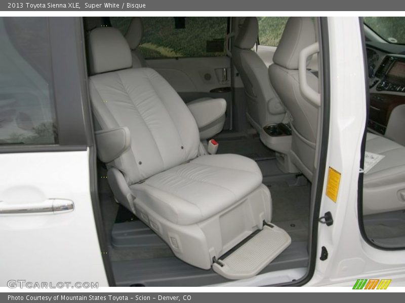 Super White / Bisque 2013 Toyota Sienna XLE