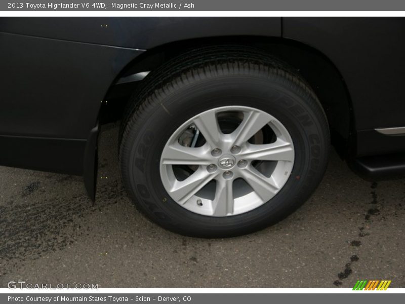 Magnetic Gray Metallic / Ash 2013 Toyota Highlander V6 4WD