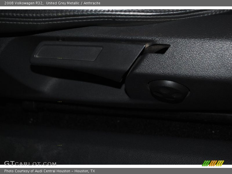 United Grey Metallic / Anthracite 2008 Volkswagen R32