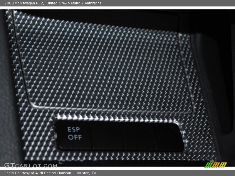 United Grey Metallic / Anthracite 2008 Volkswagen R32