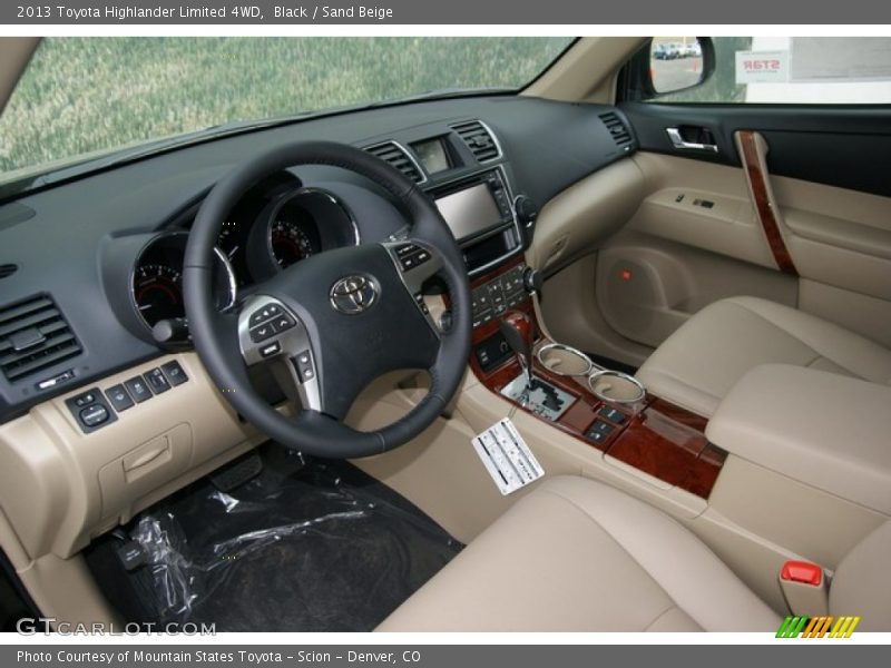 Black / Sand Beige 2013 Toyota Highlander Limited 4WD
