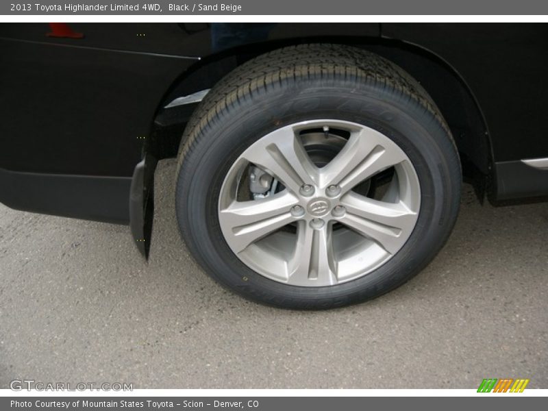 Black / Sand Beige 2013 Toyota Highlander Limited 4WD