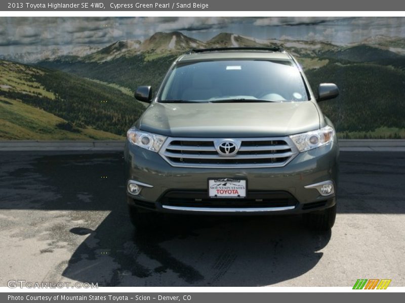 Cypress Green Pearl / Sand Beige 2013 Toyota Highlander SE 4WD