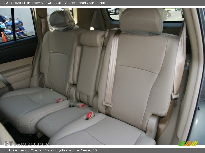 Cypress Green Pearl / Sand Beige 2013 Toyota Highlander SE 4WD