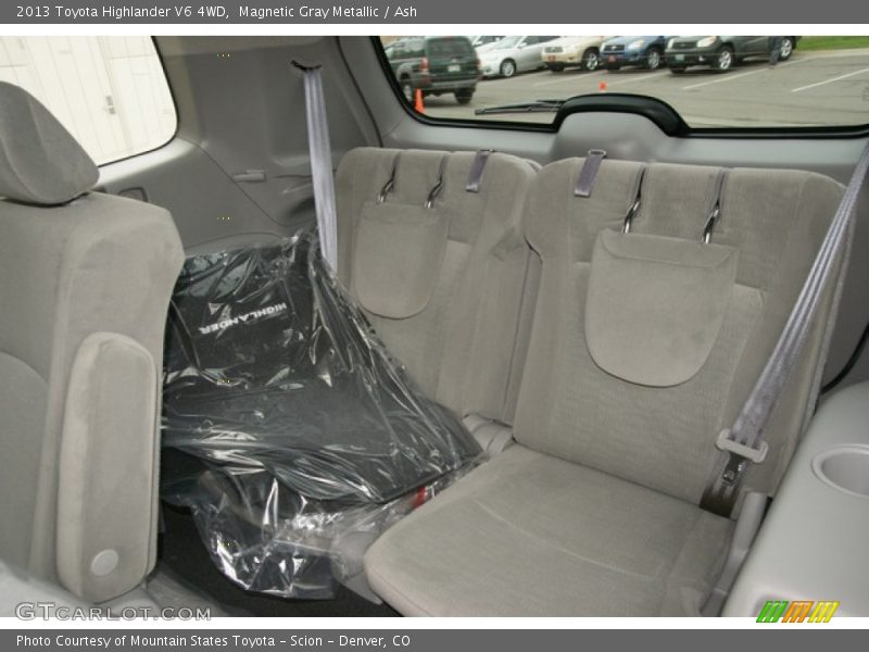 Magnetic Gray Metallic / Ash 2013 Toyota Highlander V6 4WD