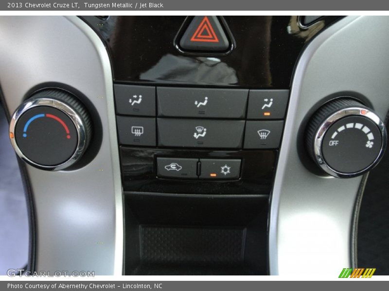 Tungsten Metallic / Jet Black 2013 Chevrolet Cruze LT