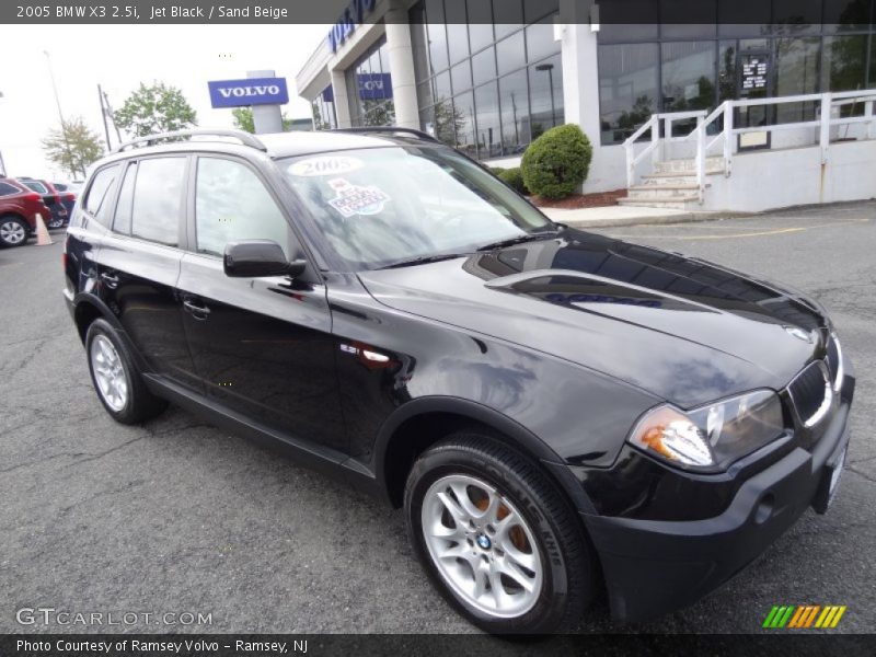 Front 3/4 View of 2005 X3 2.5i