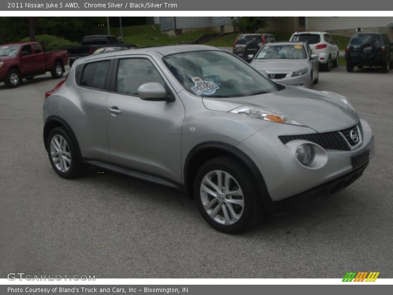 Chrome Silver / Black/Silver Trim 2011 Nissan Juke S AWD