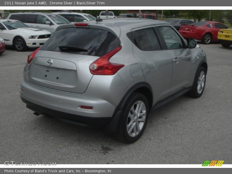 Chrome Silver / Black/Silver Trim 2011 Nissan Juke S AWD