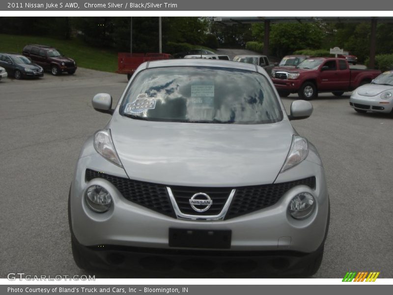 Chrome Silver / Black/Silver Trim 2011 Nissan Juke S AWD