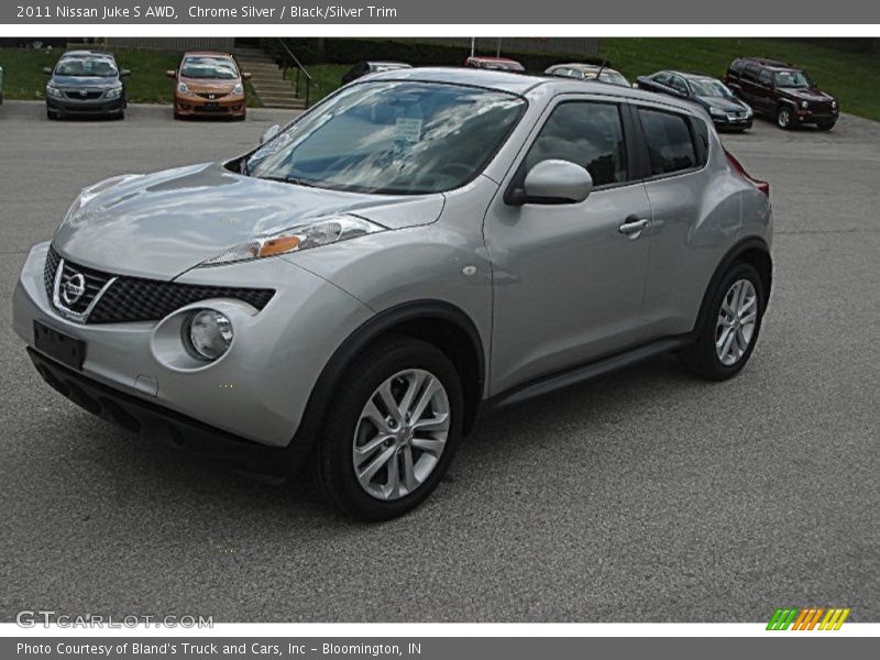 Chrome Silver / Black/Silver Trim 2011 Nissan Juke S AWD