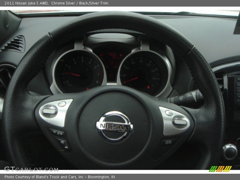 Chrome Silver / Black/Silver Trim 2011 Nissan Juke S AWD