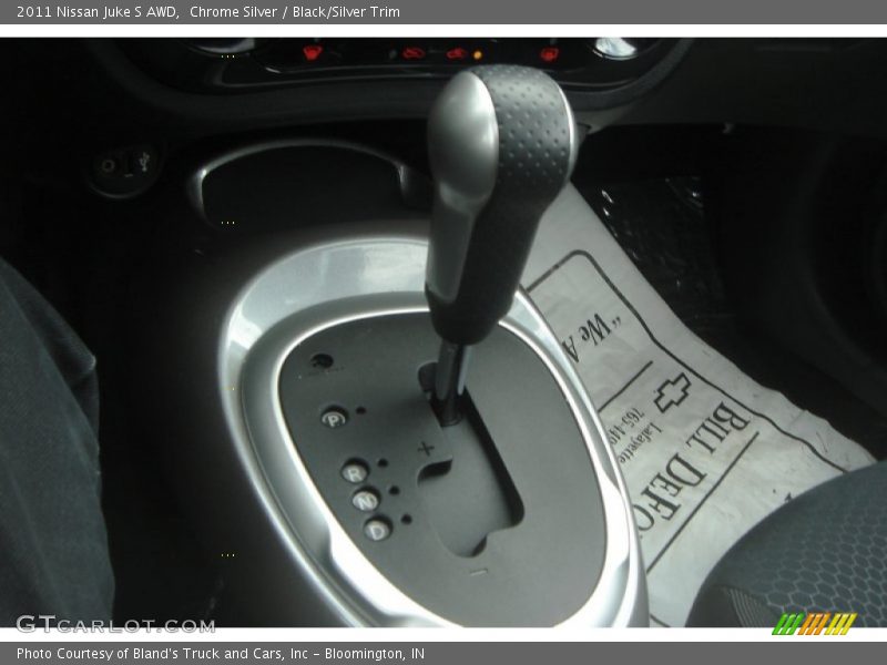 Chrome Silver / Black/Silver Trim 2011 Nissan Juke S AWD
