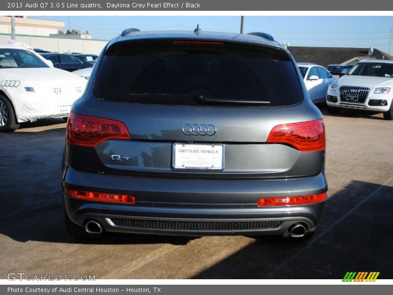 Daytona Grey Pearl Effect / Black 2013 Audi Q7 3.0 S Line quattro