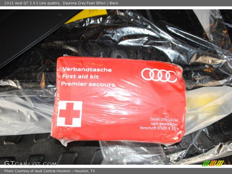 Daytona Grey Pearl Effect / Black 2013 Audi Q7 3.0 S Line quattro