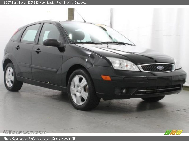 Pitch Black / Charcoal 2007 Ford Focus ZX5 SES Hatchback