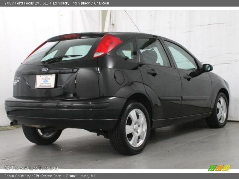 Pitch Black / Charcoal 2007 Ford Focus ZX5 SES Hatchback
