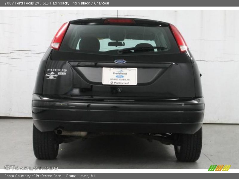 Pitch Black / Charcoal 2007 Ford Focus ZX5 SES Hatchback